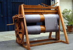 Wolweefgetouw. Model naar de tekening van Leonardo da Vinci. Museum voor Wetenschap en Technologie, Milaan. door Leonardo da (after) Vinci