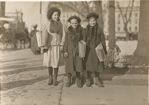 Connecticut Nieuwsmeisjes (Hartford) door Lewis W. Hine