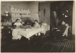 Thuiswerkers - Cracking Nuts, New York City