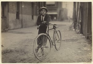 [Boodschappenjongen voor Mackay Telegraph Company, Waco, Texas]. door Lewis W. Hine