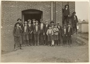[Noon Hour, King Mfg. Co., Augusta, Georgia].