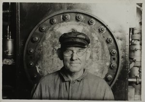 Baas in Power House door Lewis Wickes Hine