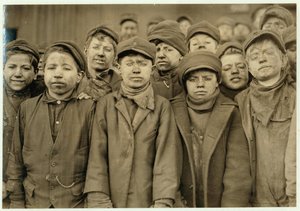 Breaker boys (die met de hand kolen sorteren) bij Hughestown Borough Coal Co. Pittston, Pennsylvania, 1911 door Lewis Wickes Hine