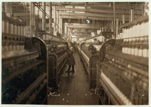 Kind spinner in Mollahan Cotton Mills, Newberry, South Carolina, 1908 door Lewis Wickes Hine
