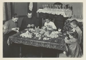 Familie maakt bloemen