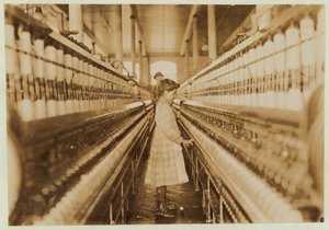 Spinner in Lancaster Katoenfabrieken, South Carolina, 1908 door Lewis Wickes Hine