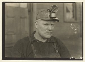 This Man, Scotch, Was Called The Poet Of The Mines, Oost-Pennsylvania Kolenmijn door Lewis Wickes Hine