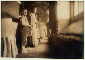 Jonge doffer bij Richmond spinning Mills, Chattanooga, Tennessee, 1910