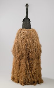 Helm Masker (Gbetu) met Raffia Kostuum, Gola, 20e eeuw