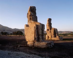 Egypte, Luxor Gouvernaat, Karnak, Standbeelden van Amenhotep III door Unbekannt Unbekannt