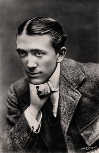 Gerald Du Maurier, Engelse acteur en theatermanager door Lizzie Caswall Smith