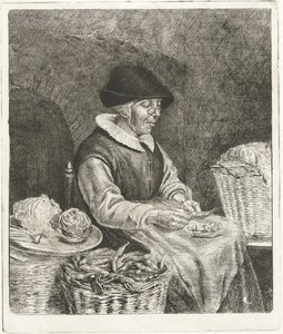 Oude vrouw bij het boontjes doppen