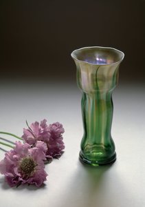 Iridescent glazen vaas door Louis Comfort Tiffany (1848-1933), Liberty stijl door Louis Comfort Tiffany