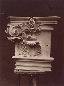 Ornamentale sculptuur van het Parijse operahuis (kolomdetail)