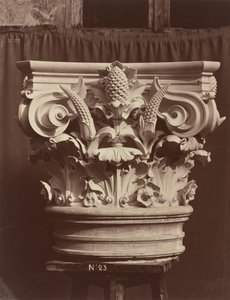 Ornamentale Beeldhouwwerk van het Parijse Operahuis (Kolomfragment) door Louis Emile Durandelle