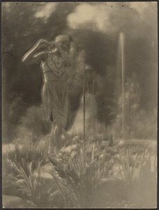 [Danser in de tuin]. door Louis Fleckenstein