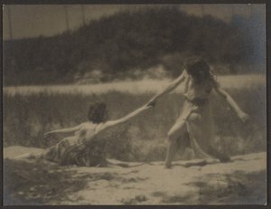 [Dansers in de tuin]. door Louis Fleckenstein