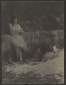 [Dansers in de tuin, rustend]. door Louis Fleckenstein