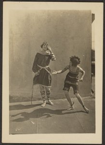[Dansers op het dak].