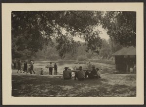 [Figuren in Park]. door Louis Fleckenstein