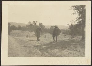 [Figuren in landelijk landschap].