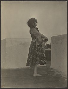 [Florence danst op het dak].