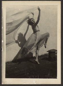 [Florence danst op het dak].