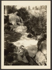 [Landschap met waterval]