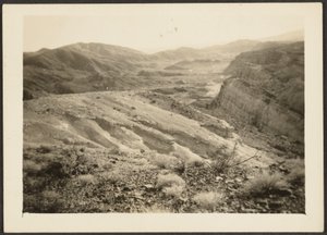[Rotsachtig Landschap] door Louis Fleckenstein