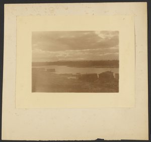 [Gebouwen aan het water]. door Louis Fleckenstein