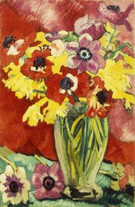 Kristallen vaas met anemonen en narcissen