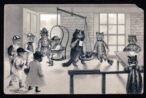 Wij genieten van het mooie weer. Dieren in menselijke houding. Kat als jockey die op een weegschaal wordt gewogen. Ansichtkaart. Chromolithografie van Louis Wain (1860-1939), Engelse kunstenaar bekend om zijn weergave van katten met grote ogen. Begin 20e