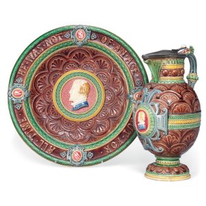 Een Minton majolica kan en standaard