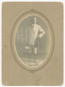 Foto van Amos Harper op weg naar school, ca. 1910 door Lucius Harper