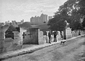 Alnwick: De Leeuwenbrug en Kasteel, ca. 1896