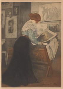 Vrouw voor een prentstandaard