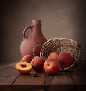 Stilleven met verse perziken door Margareth Perfoncio