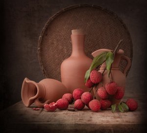 Rustiek stilleven met lychees door Margareth Perfoncio