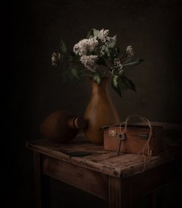 Witte bloemen, rustieke sleutel door Margareth Perfoncio