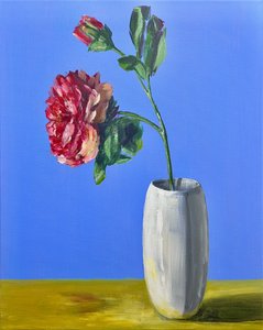 Rode bloem, blauw stilleven door Marina Kozyr