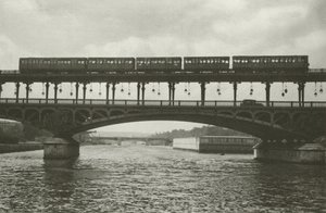 Parijs: Pont de Passy door Mario Bucovich