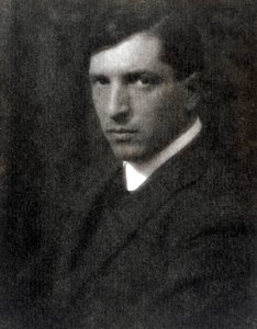Halflang portret van de schilder Pietro Marussig, 28/11/1923