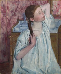 Meisje dat haar haar arrangeert door Mary Stevenson Cassatt