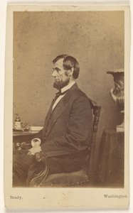 [Abraham Lincoln zittend, in profiel]. door Mathew B. Brady