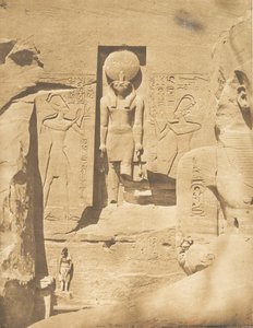 Decoratie van de ingang van de grote Spéos van Abousembil De God Phré ontvangt de offers