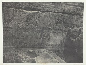 Paleis van Karnak, Exterieur Beelden van het Granieten Heiligdom, Thebe, 1849-51, gedrukt 1852 door Maxime Du Camp