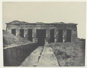 Vue Générale, Grand Temple de Dendérah Teutyres, Opper-Egypte door Maxime Du Camp