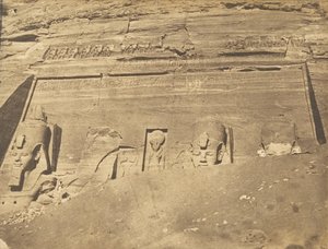 Vue de la façade du Spéos de Phré, à Abousembil, maart 1850 door Maxime Du Camp