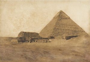 Uitzicht op de tweede piramide, gezien vanuit het zuidoosten