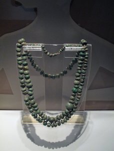 Jade halsband, Late Klassieke periode, 600-900 AD door Mayan